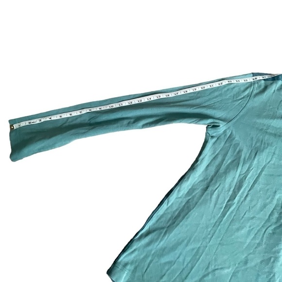 Men’s Lululemon long sleeved t-shirt with pocket. Two tone teal. Measures S. - Picture 6 of 7